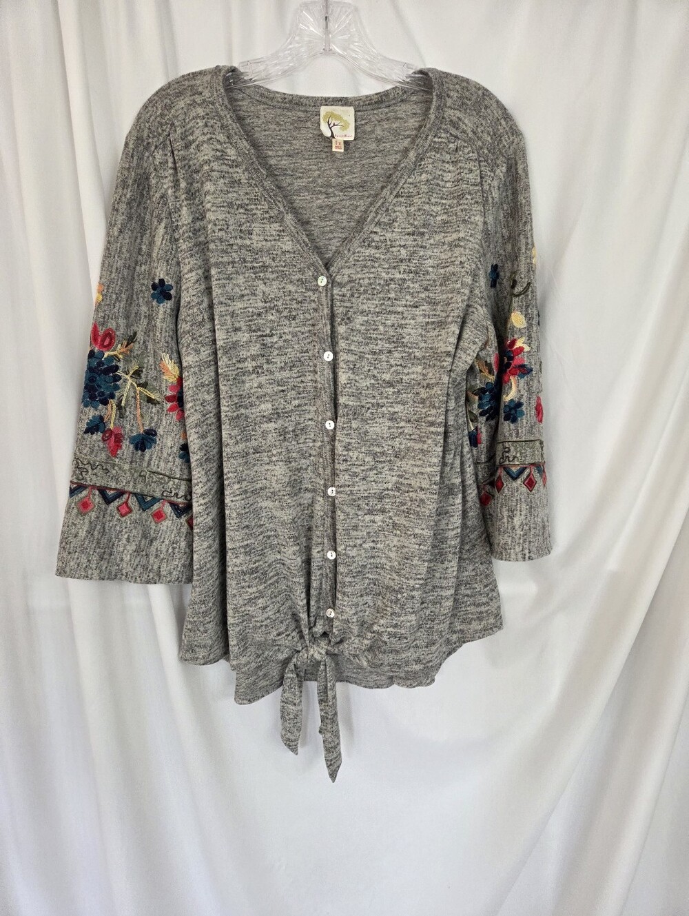 Figs & Flower Anthripologie Embroidered Gray Pop Over Sweater Size 1X